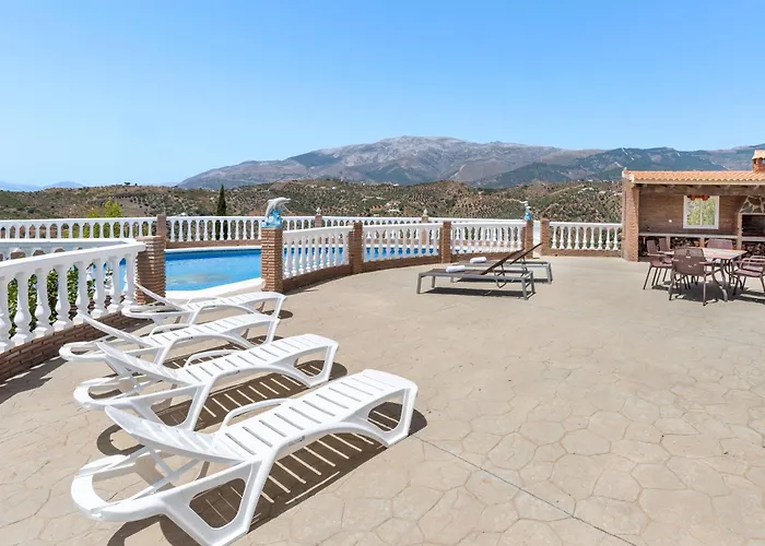 Acogedora Villa Con Piscina, Barbacoa, Chimenea Y Vistas A La Sierra